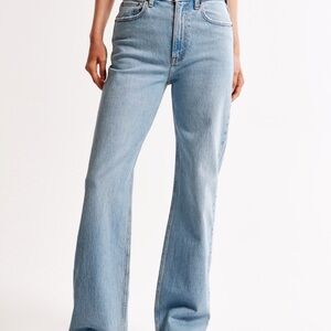 Abercrombie & Fitch Blue 90s Relaxed Jean